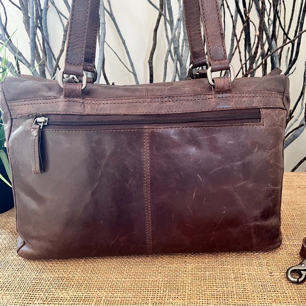 Spikes & Sparrow Leather Tote with Padded Tablet Compartment - Picture 6 of 13